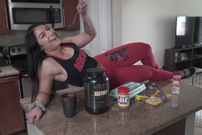 Cooking with Maddy Forberg: Maddawg's Protein Mug Pie – REDCON1